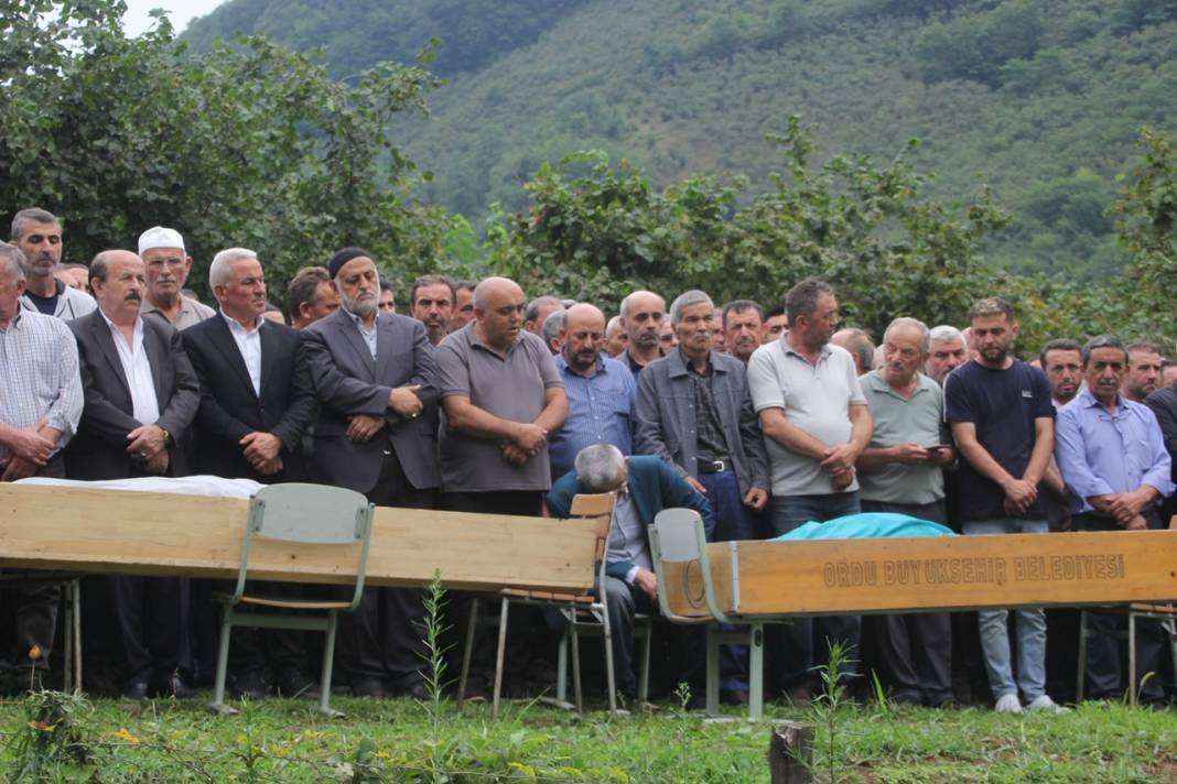 Aynı eve gelin gittiler, birlikte vefat ettiler! Büyük bir aile yasta 2